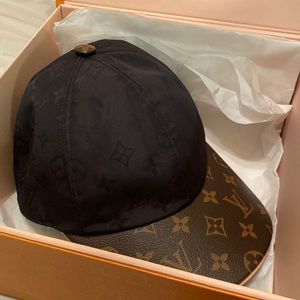 Louis Vuitton “LV Get Ready Cap” M76528